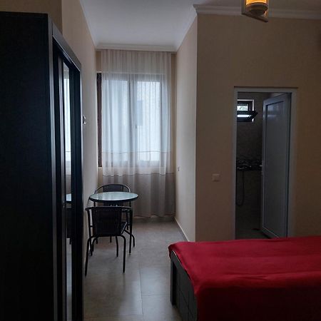 Sunny House Kobuleti Otel Oda fotoğraf